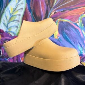 CROCS Tan Platform Dylan Clogs